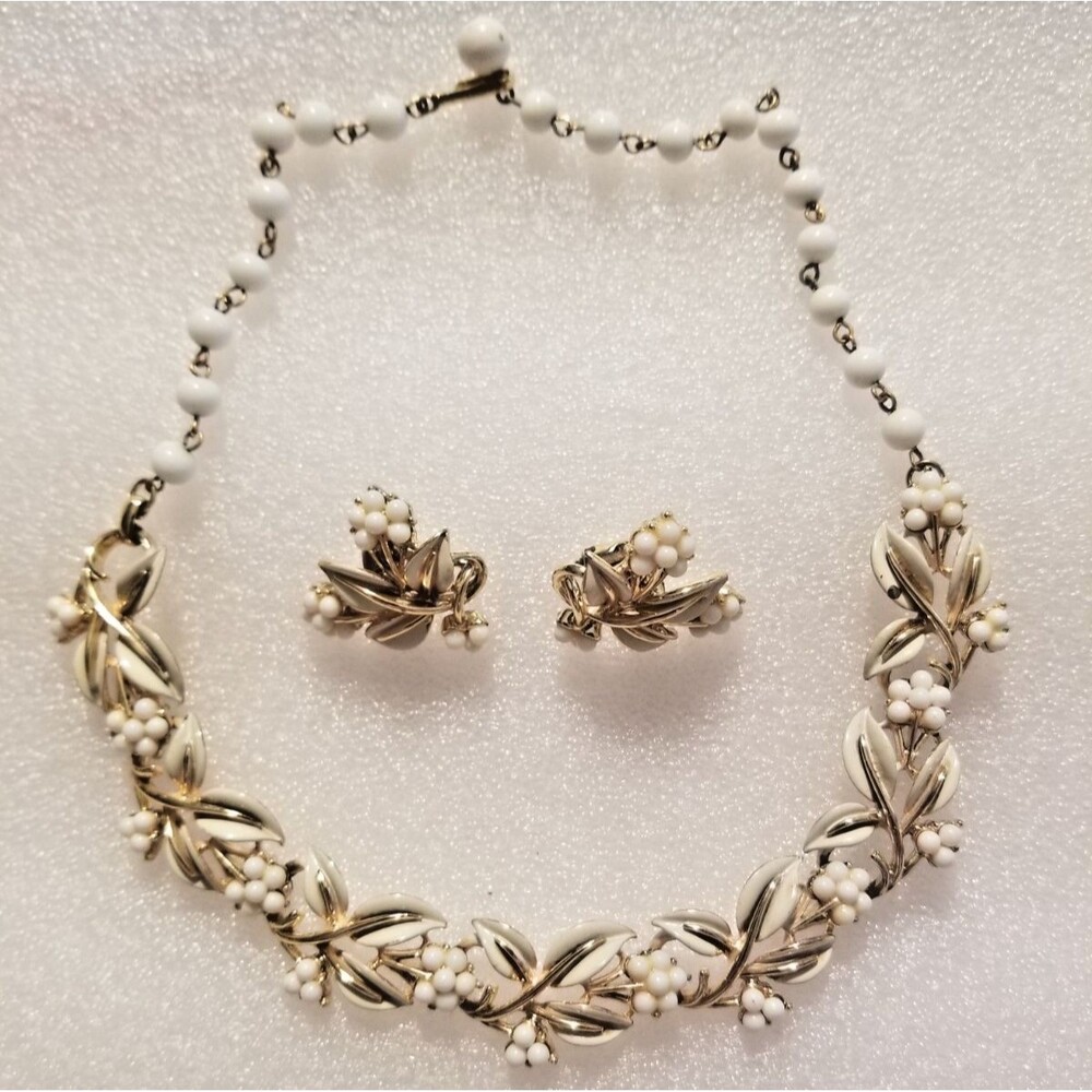 Vintage Coro Necklace Choker & Earrings Floral Gold Tone White Enamel MCM READ
